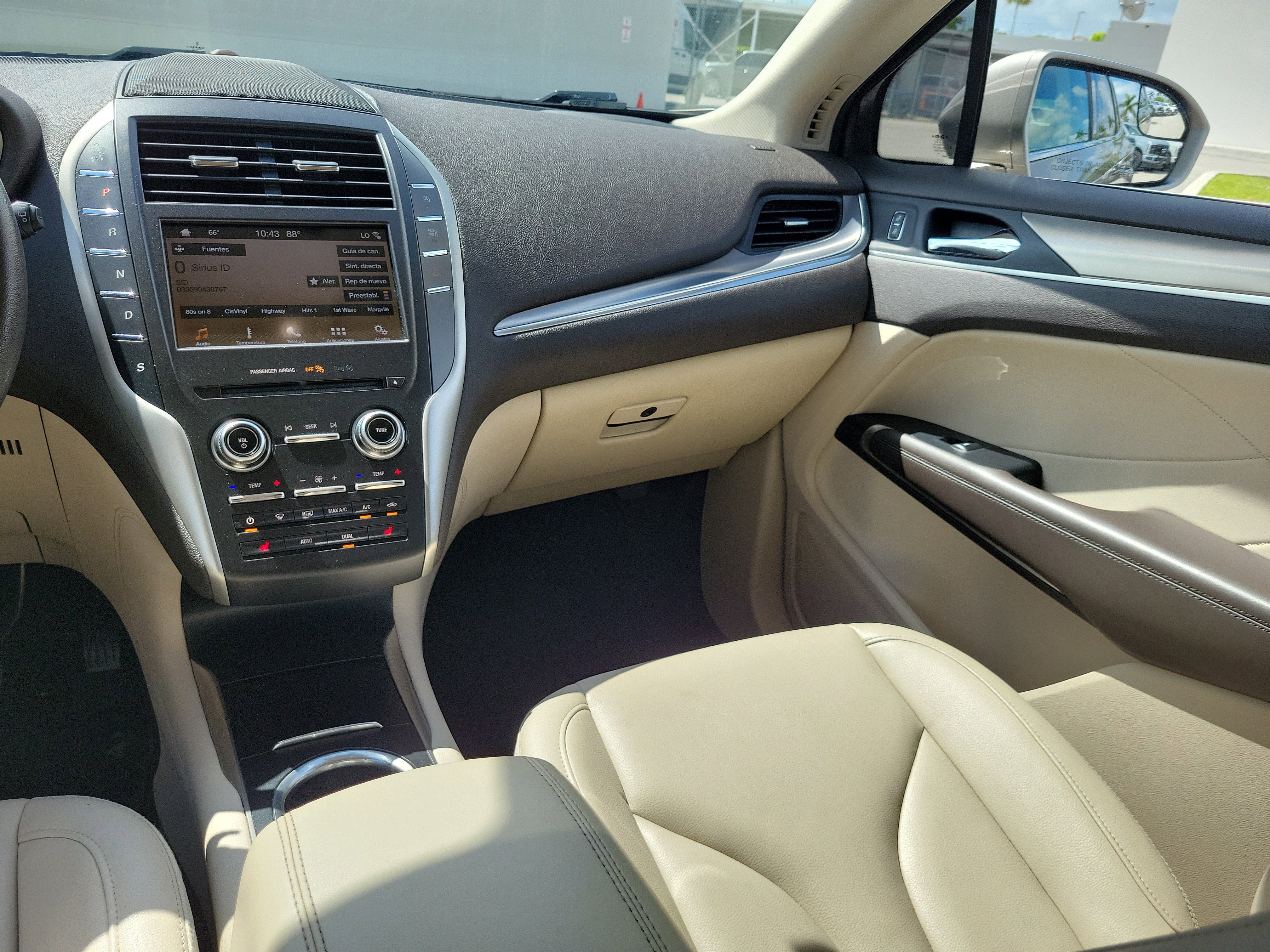 Used 2019 Lincoln MKC Premiere FWD image 18