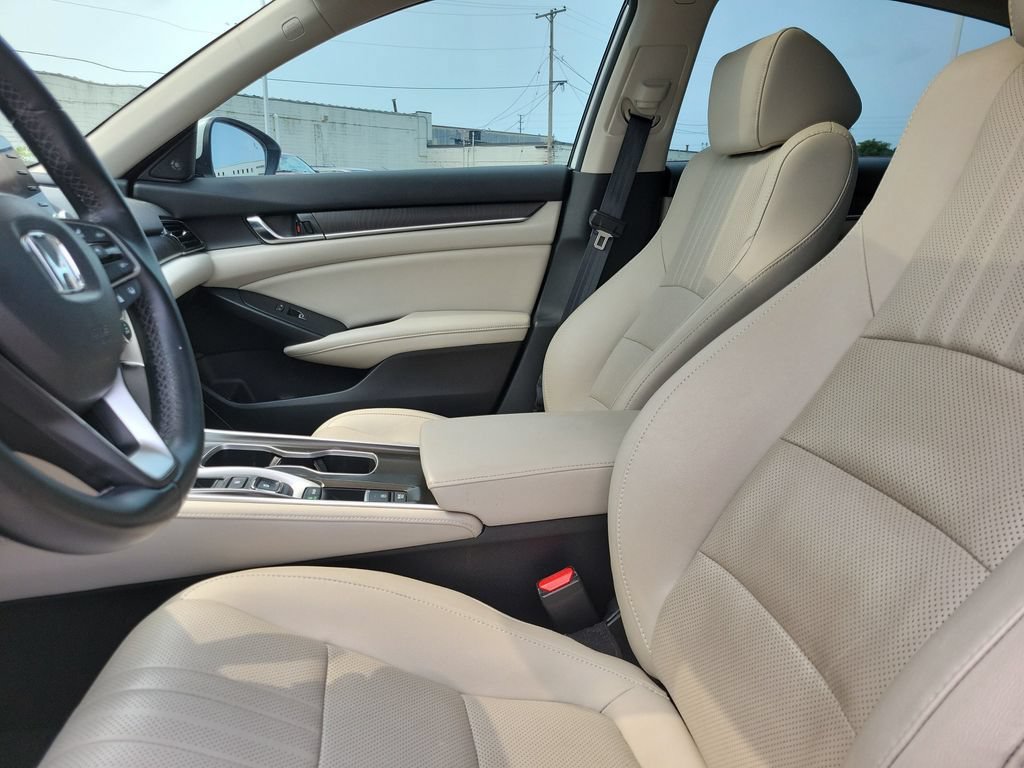 Used 2021 Honda Accord Touring image 19