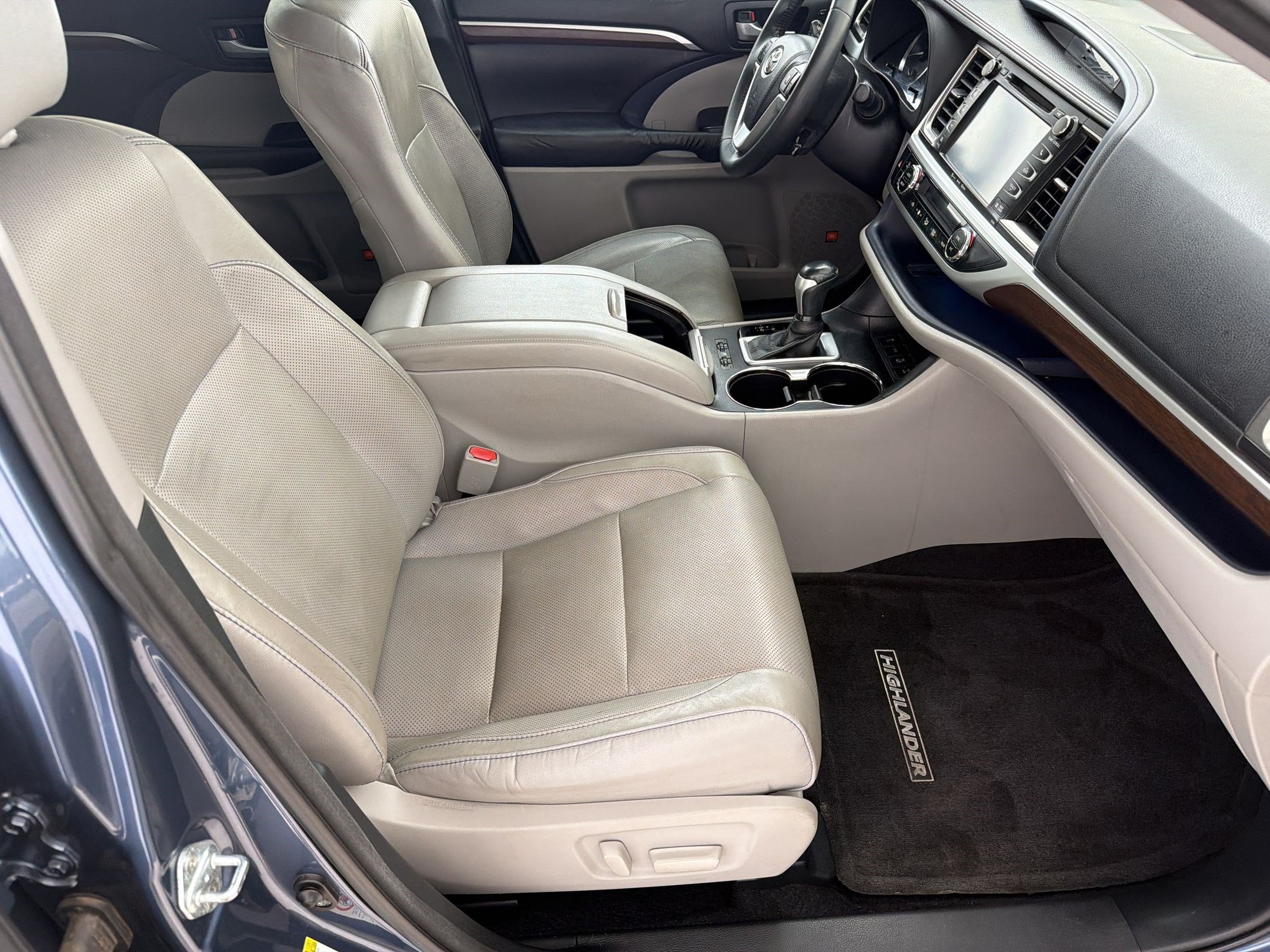 Used 2016 Toyota Highlander Limited AWD/4WD image 21