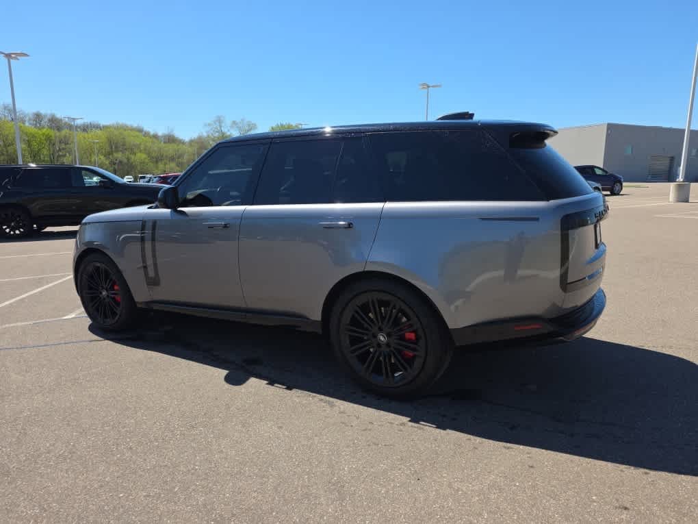 Used 2023 Land Rover Range Rover Autobiography AWD/4WD image 4