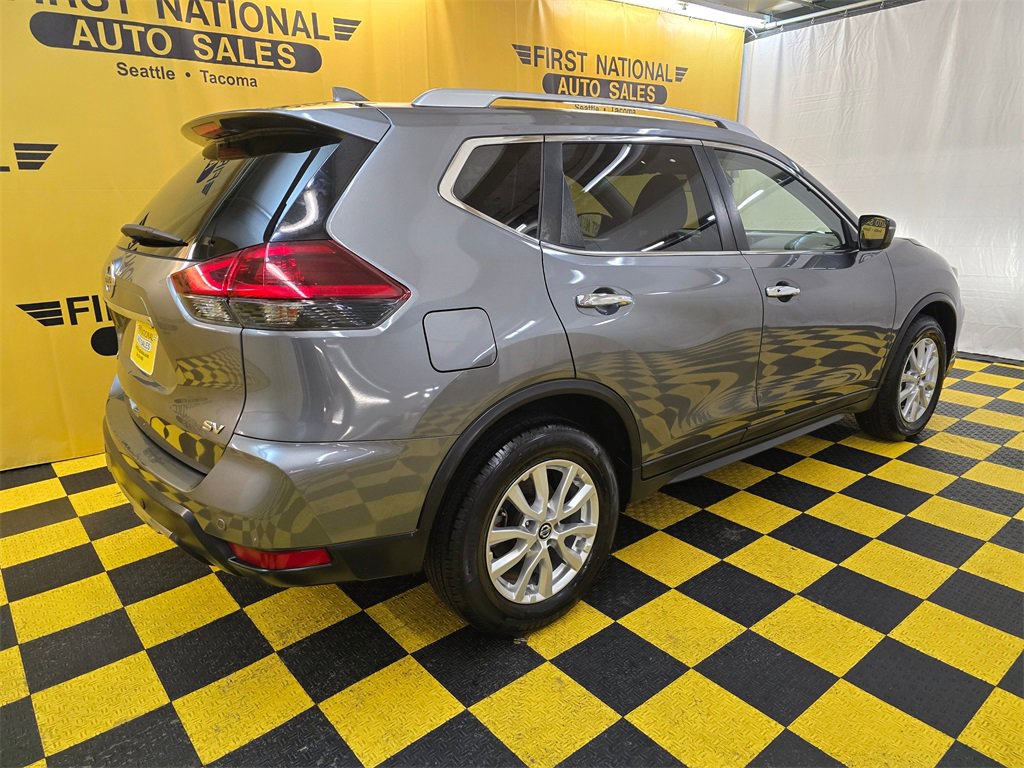 Used 2020 Nissan Rogue SV image 3