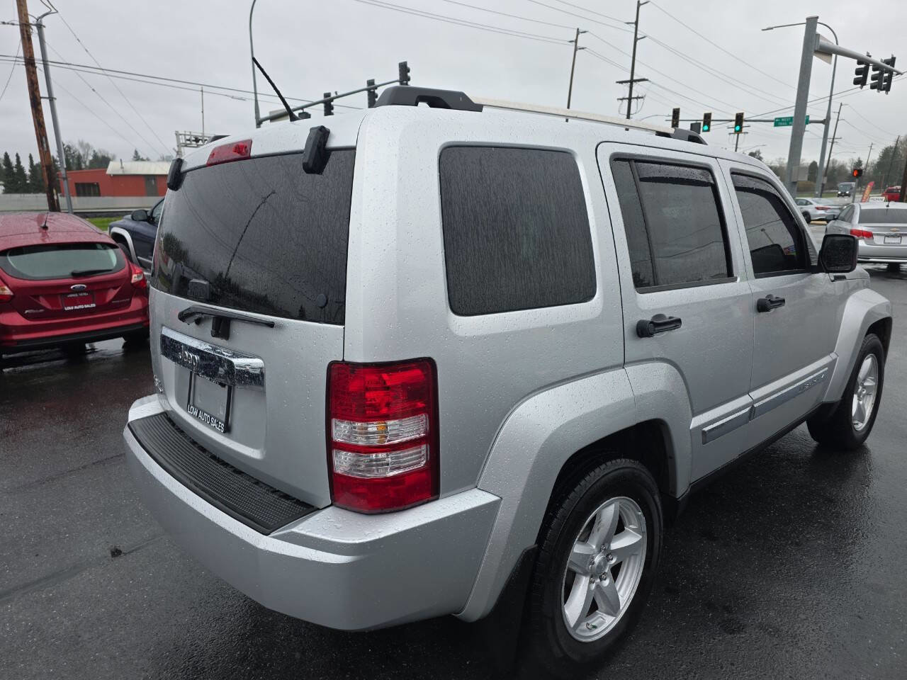 Used 2011 Jeep Liberty Limited image 7