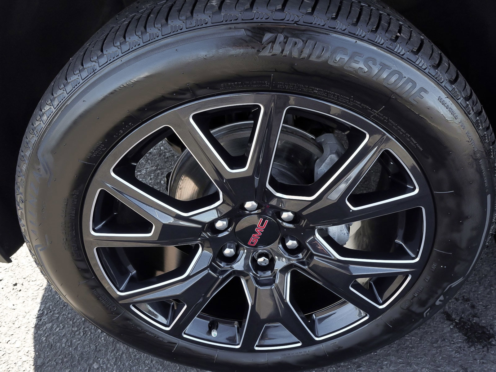 Used 2024 GMC Yukon SLT w/ SLT Luxury Package AWD/4WD image 8