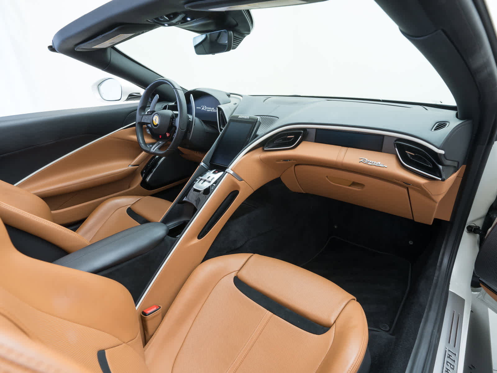 Used 2024 Ferrari Roma Spider image 13