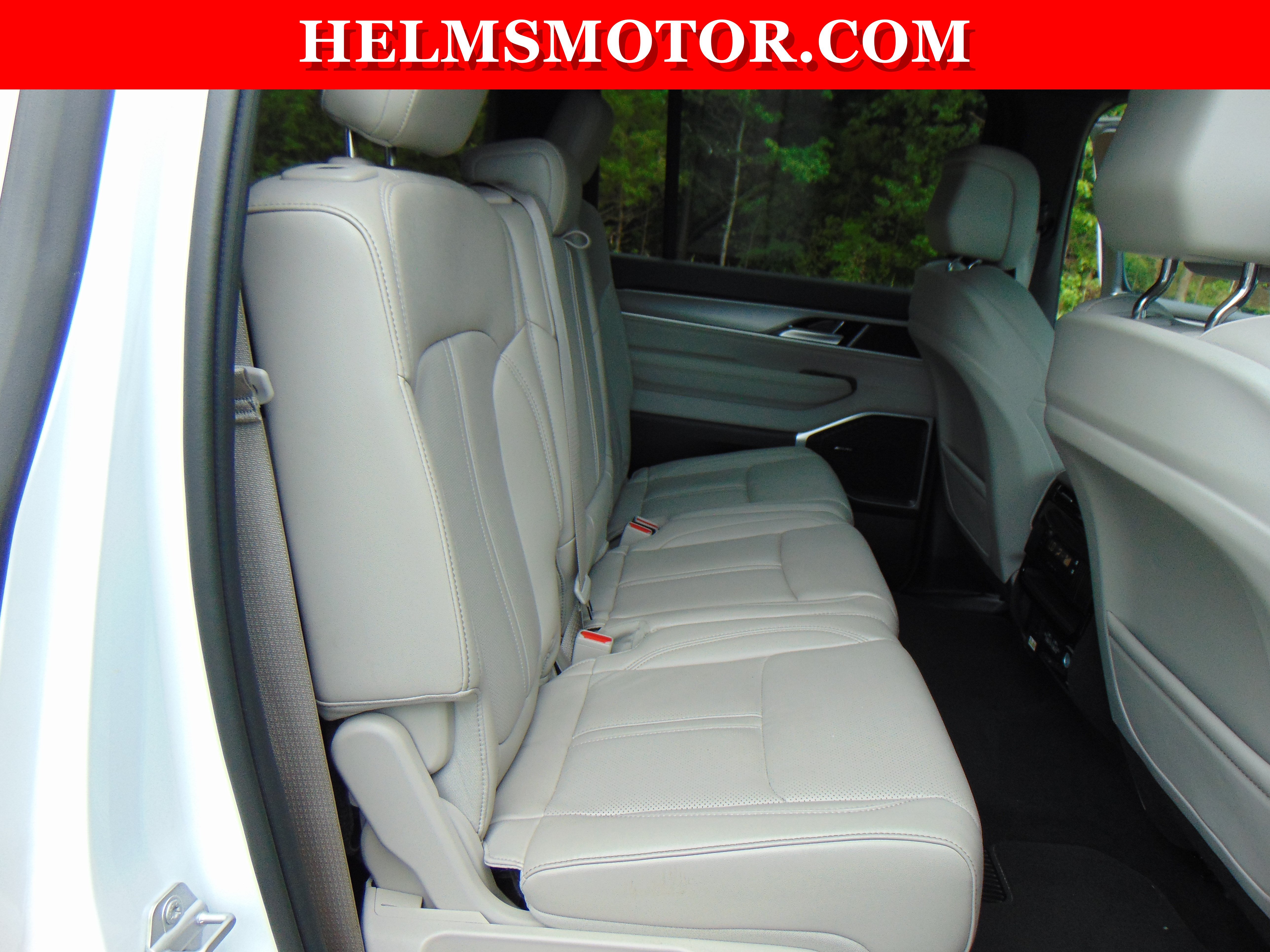 Certified 2025 Jeep Wagoneer 4WD image 38