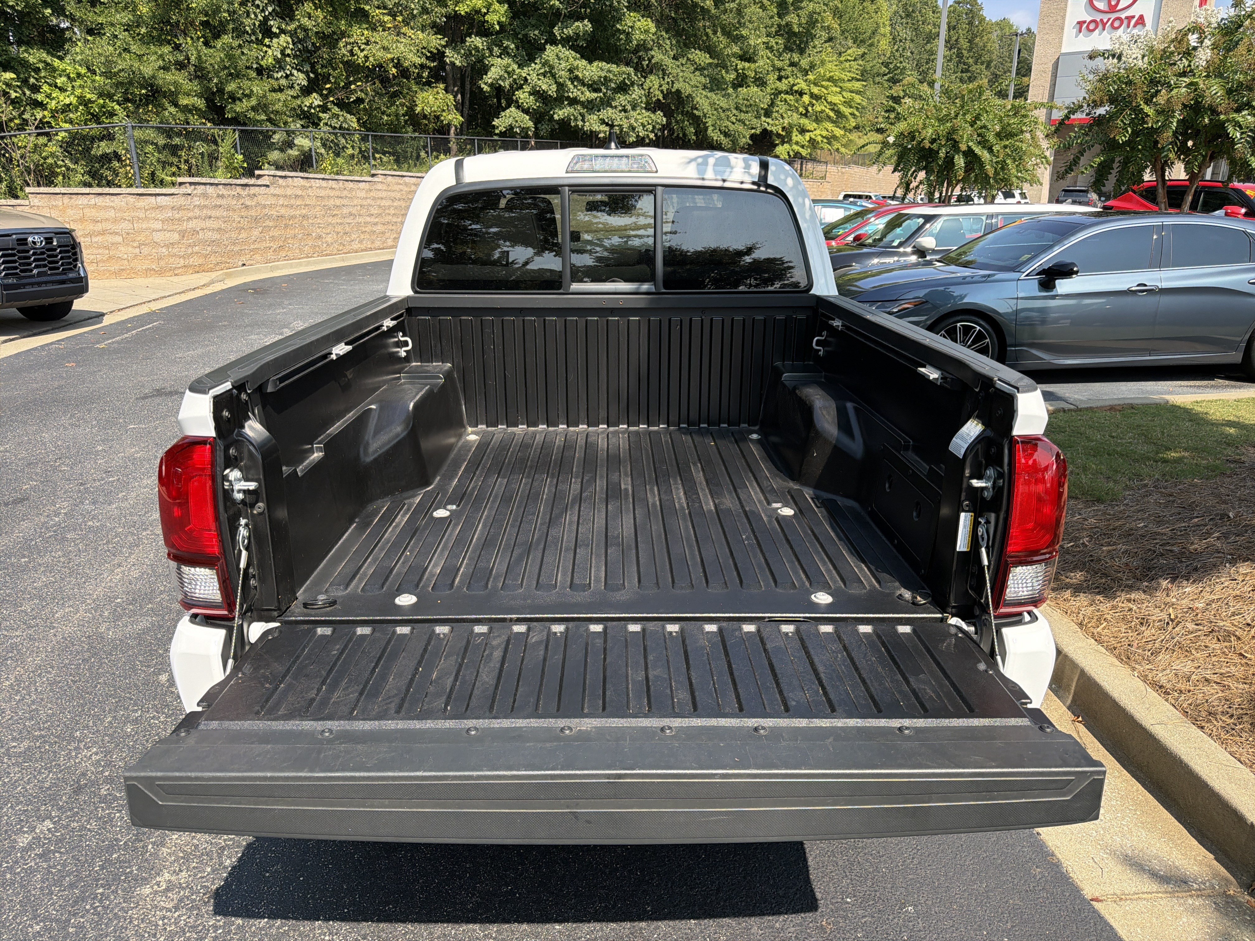 Used 2023 Toyota Tacoma SR AWD/4WD image 18