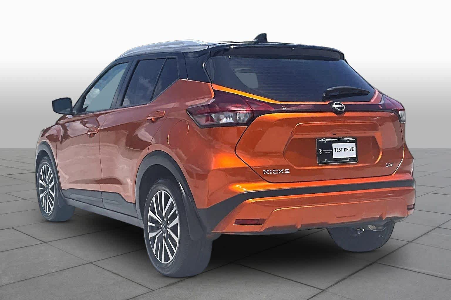 Used 2023 Nissan Kicks SV FWD image 12