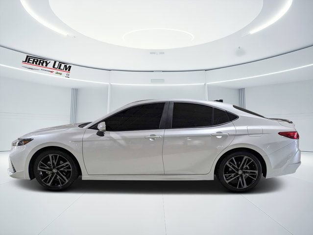 Used 2025 Toyota Camry XSE FWD image 6