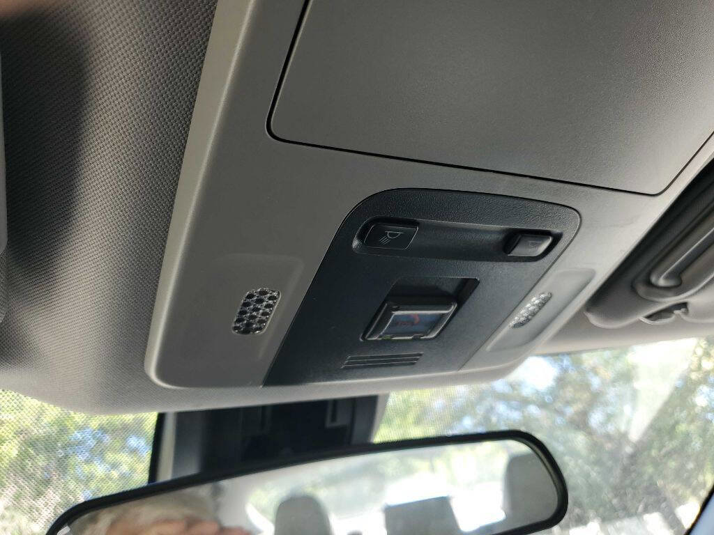 Used 2021 Toyota Camry SE image 30