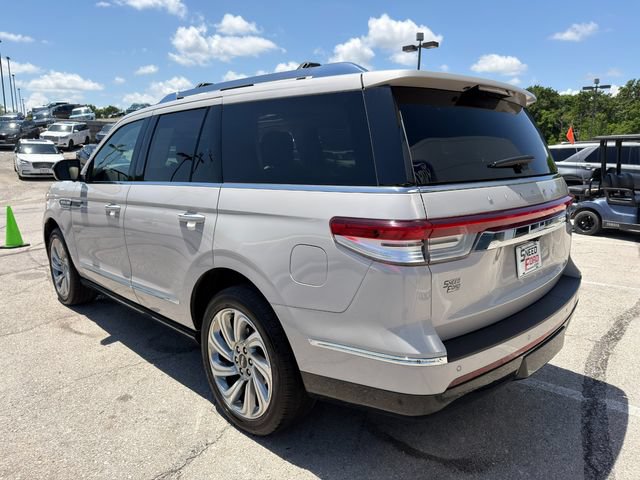 Used 2024 Lincoln Navigator Premiere AWD/4WD image 5