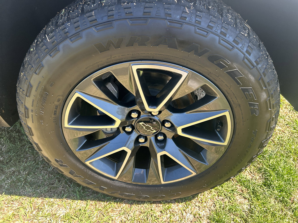 Used 2021 Chevrolet Tahoe Z71 AWD/4WD image 35
