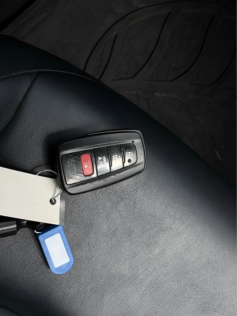 Used 2020 Toyota Prius Prime Limited image 35