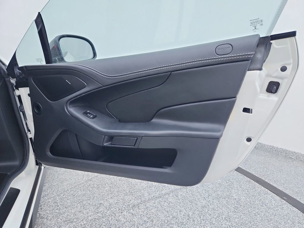 Used 2015 Aston Martin Vanquish Coupe image 76