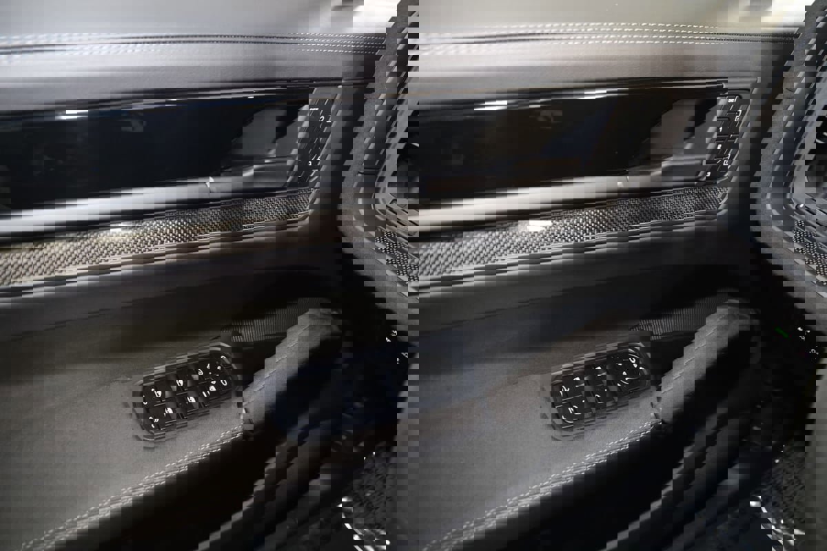 Used 2024 Porsche Cayenne Turbo GT image 40