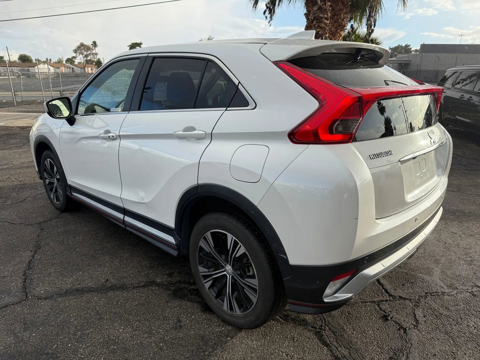Used 2018 Mitsubishi Eclipse Cross SE image 3
