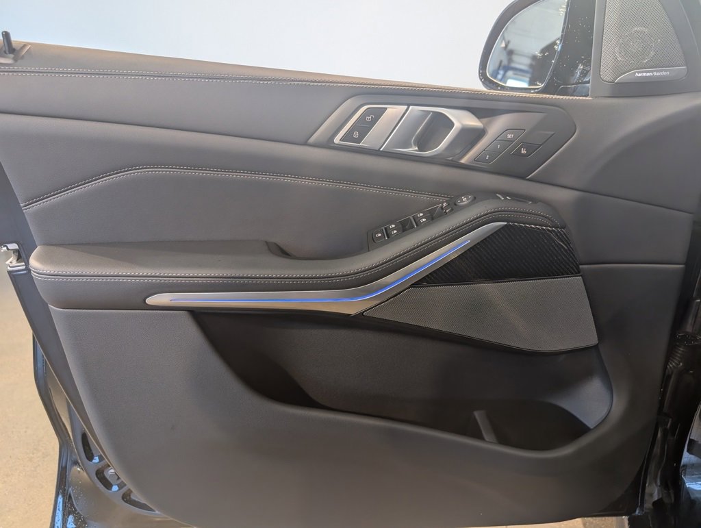 Used 2025 BMW X5 M60i w/ Climate Comfort Package image 12