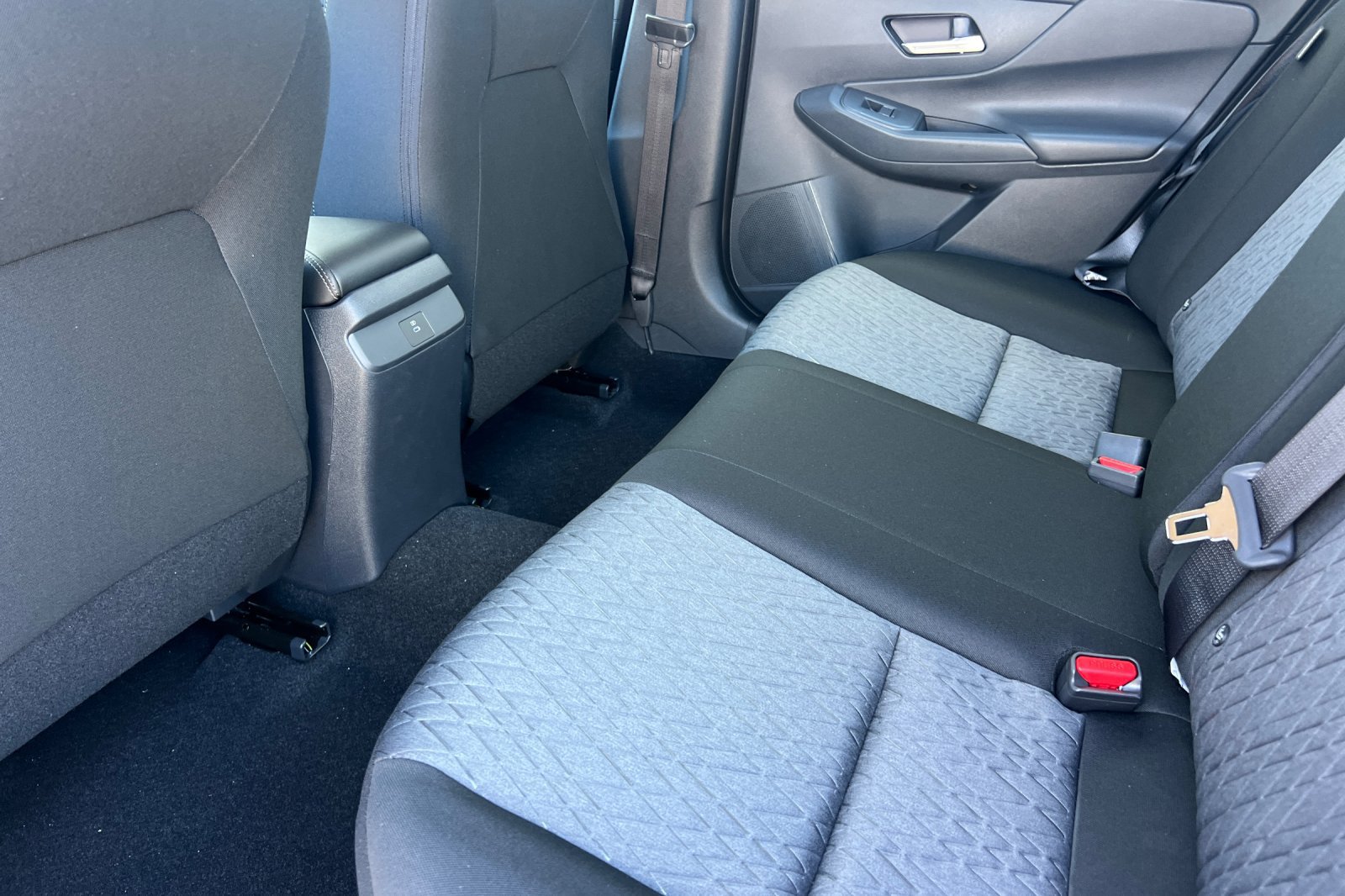 New 2027 Nissan Sentra SV w/ Floor Mat Package FWD image 9