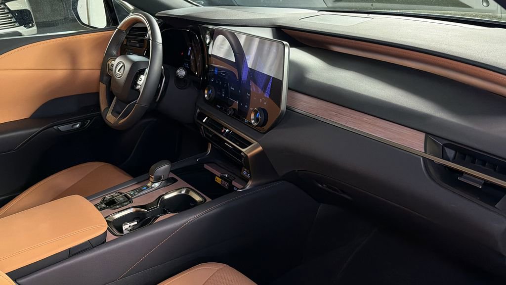 Used 2024 Lexus RX 350 Premium image 11