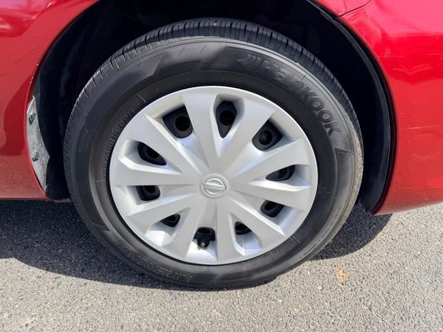 Used 2017 Nissan Versa SV image 9
