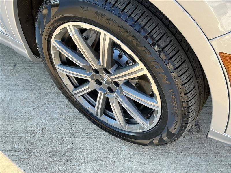 Used 2018 Audi Q7 3.0T Prestige w/ Prestige Package AWD/4WD image 21