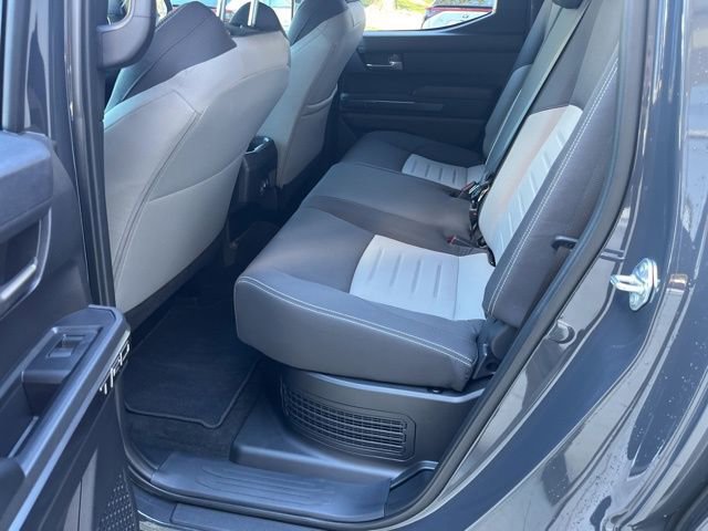 Used 2025 Toyota Tacoma TRD Sport image 26