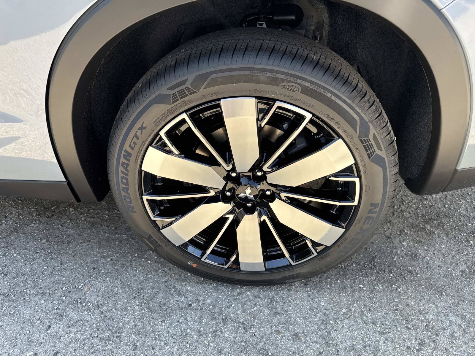 New 2026 Mitsubishi Outlander SE AWD/4WD image 6