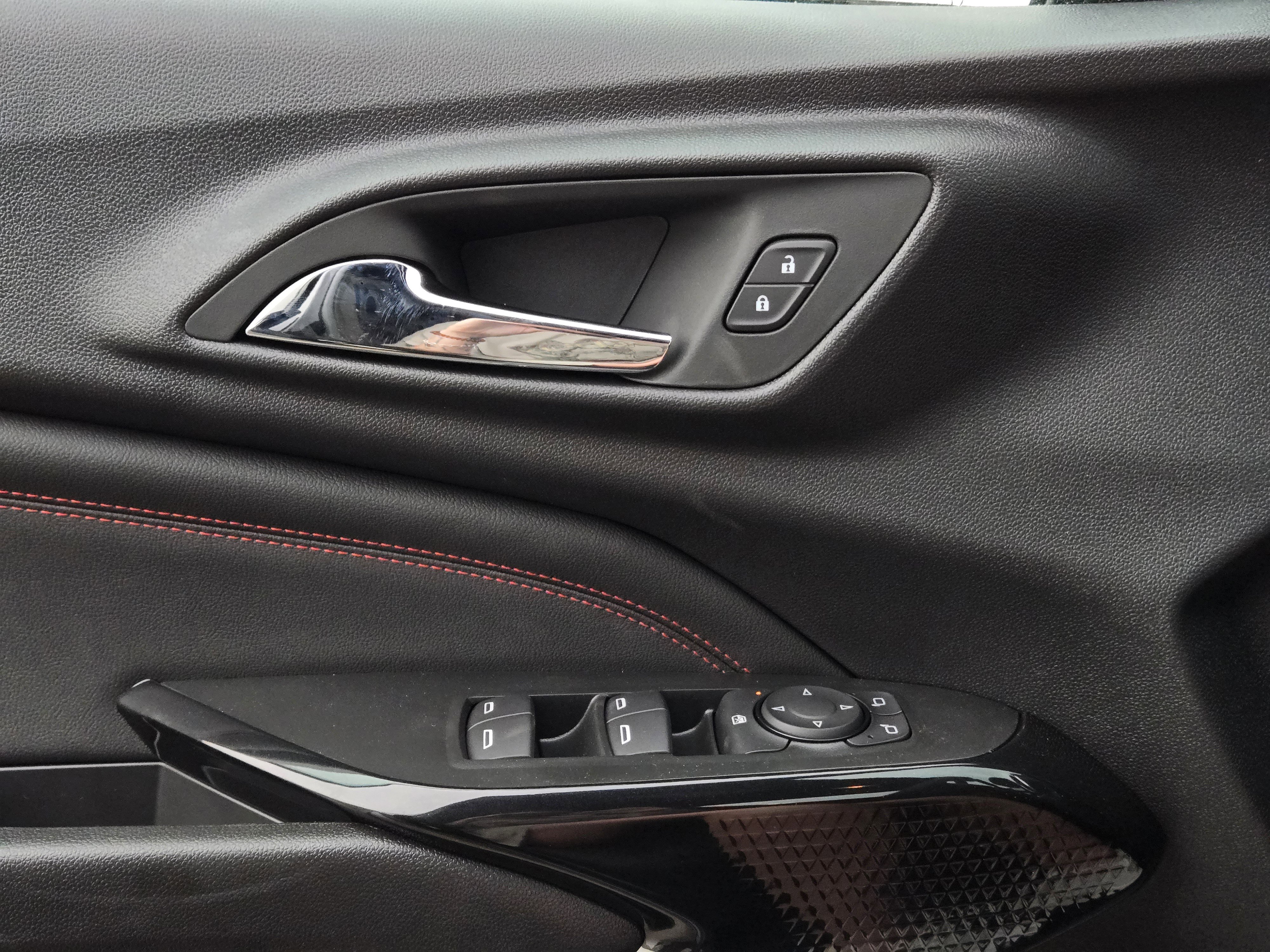 New 2026 Chevrolet Trax RS w/ Sunroof Package image 13