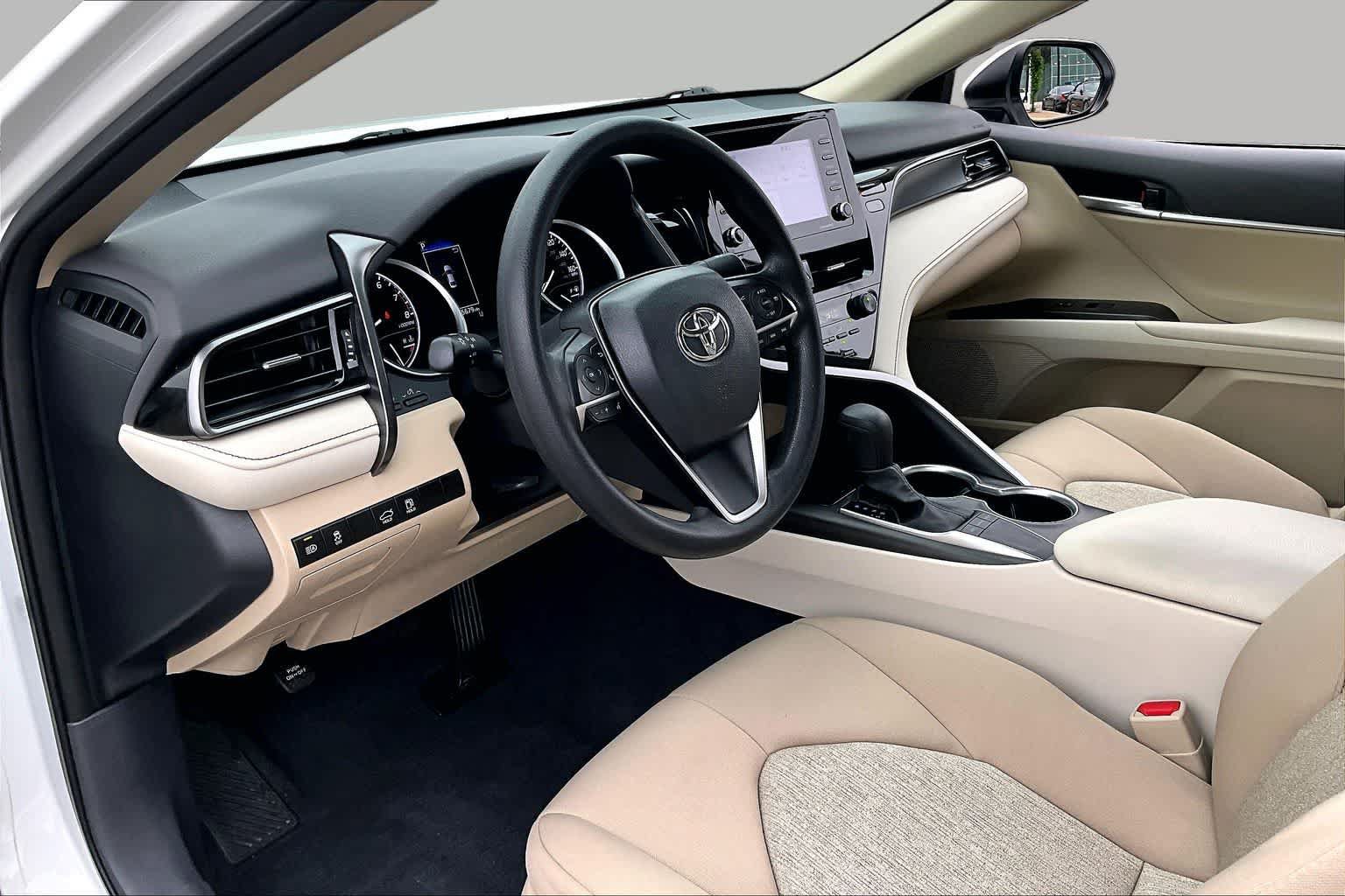 Used 2024 Toyota Camry LE FWD image 28