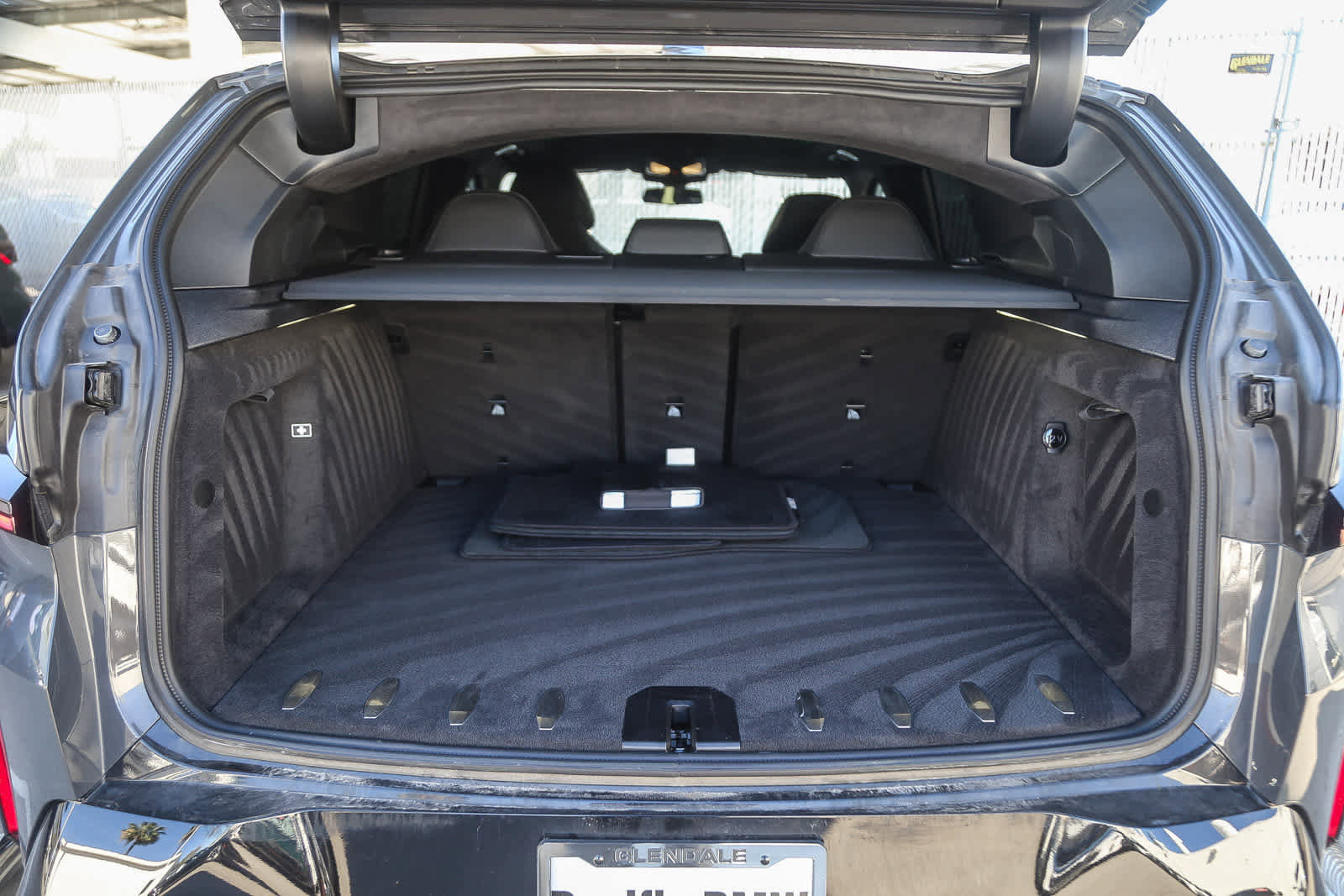 Certified 2024 BMW XM w/ M Driver's Package image 23