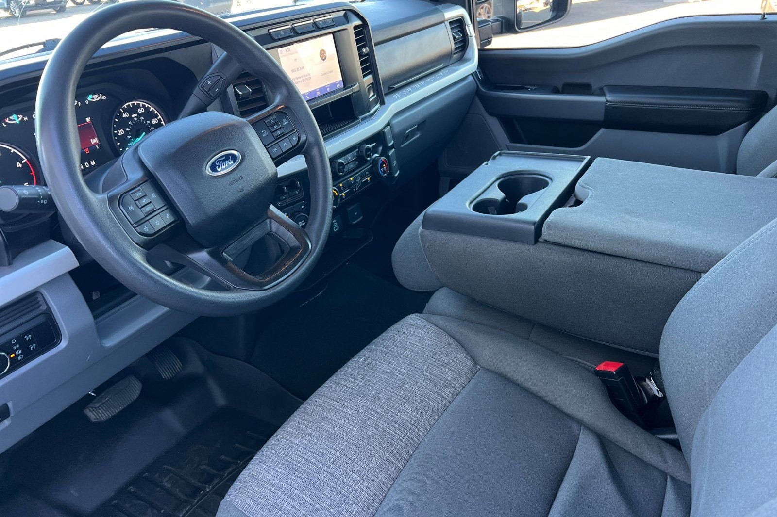 Used 2024 Ford F350 XLT w/ FX4 Off-Road Package image 10