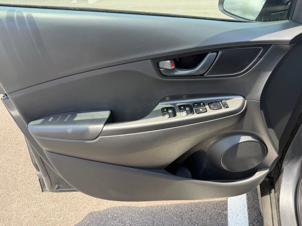 Used 2022 Hyundai Kona SEL FWD image 11