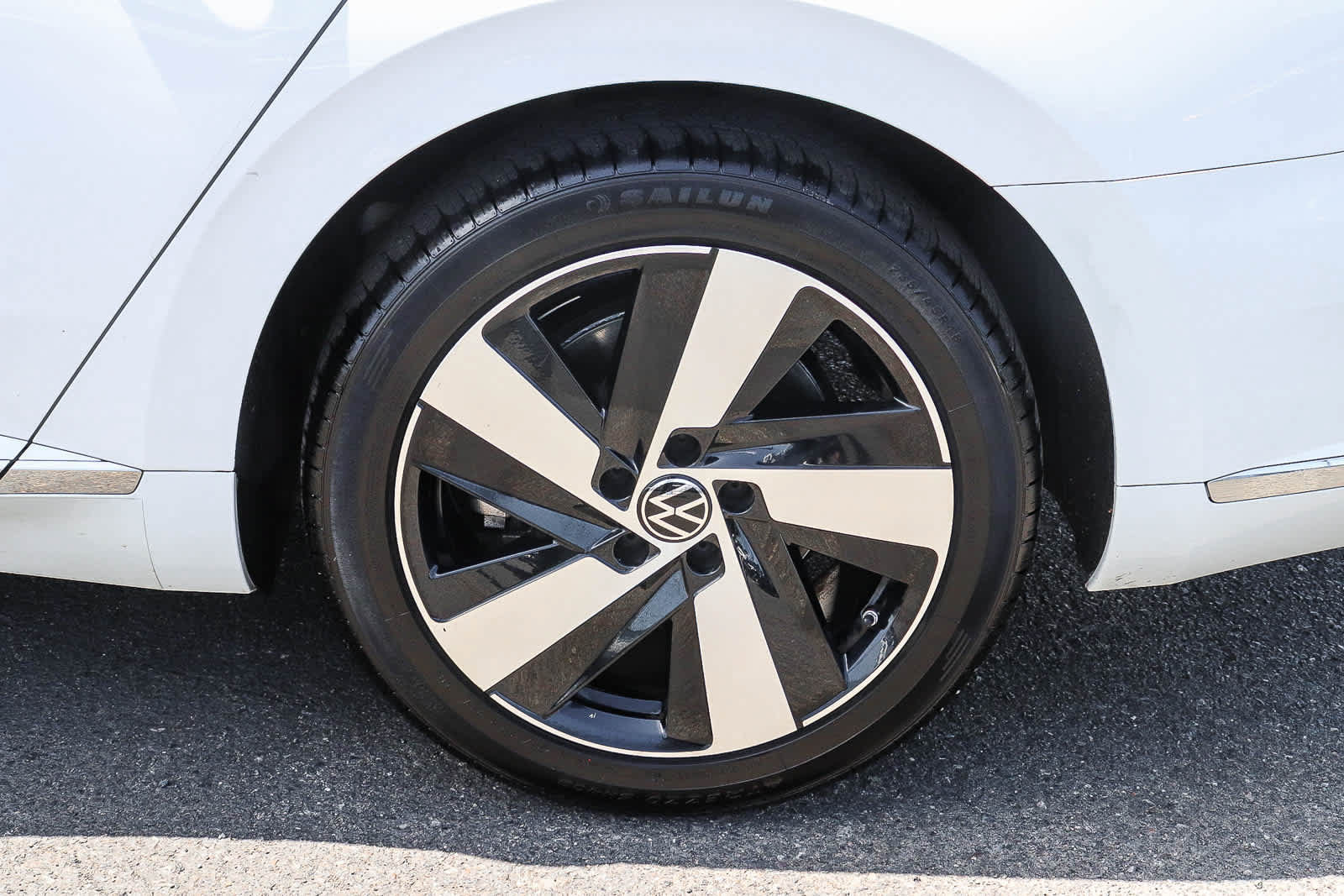 Used 2021 Volkswagen Arteon SE FWD image 13