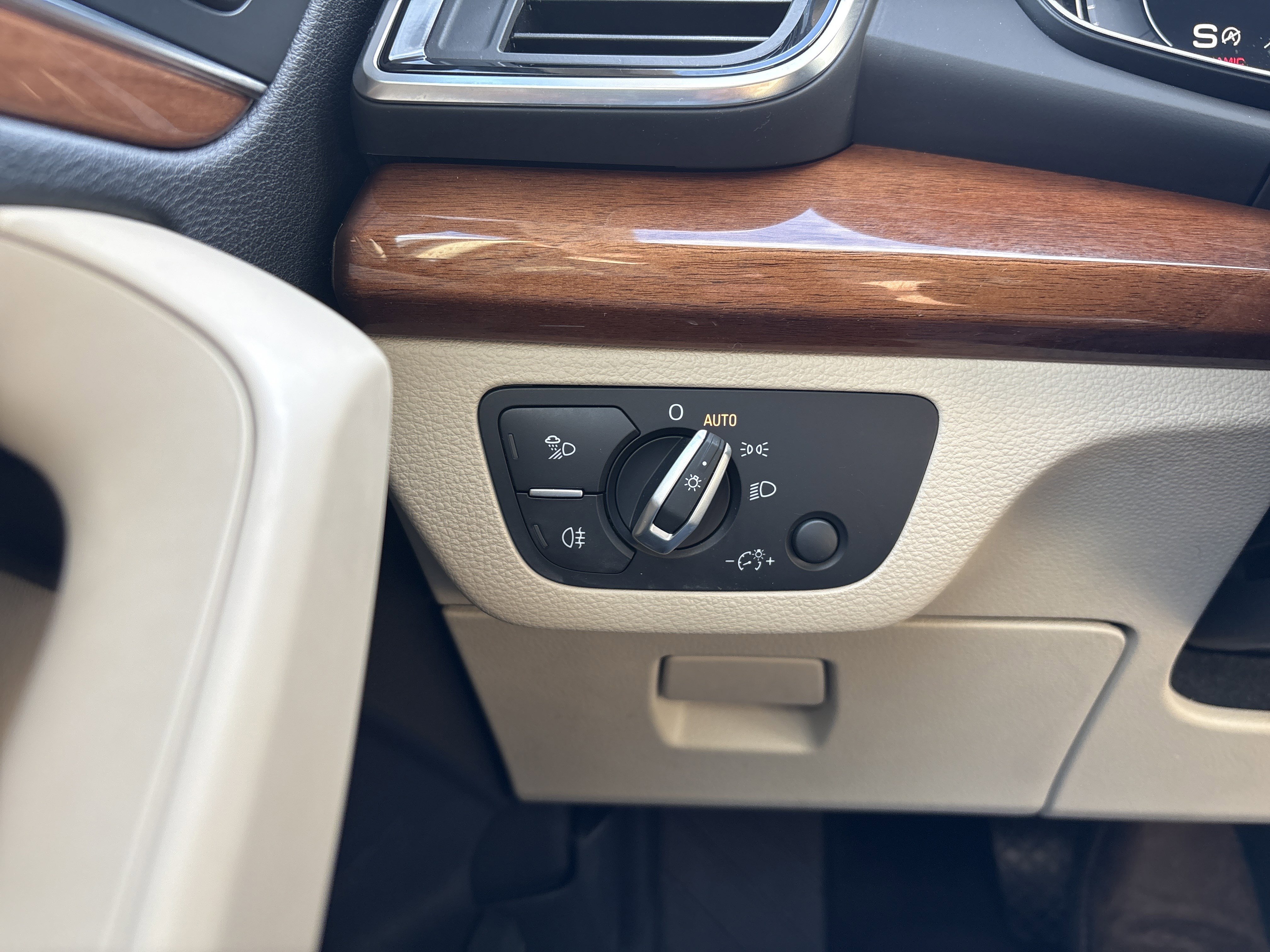 Used 2021 Audi Q5 Premium Plus w/ Premium Plus Package image 45