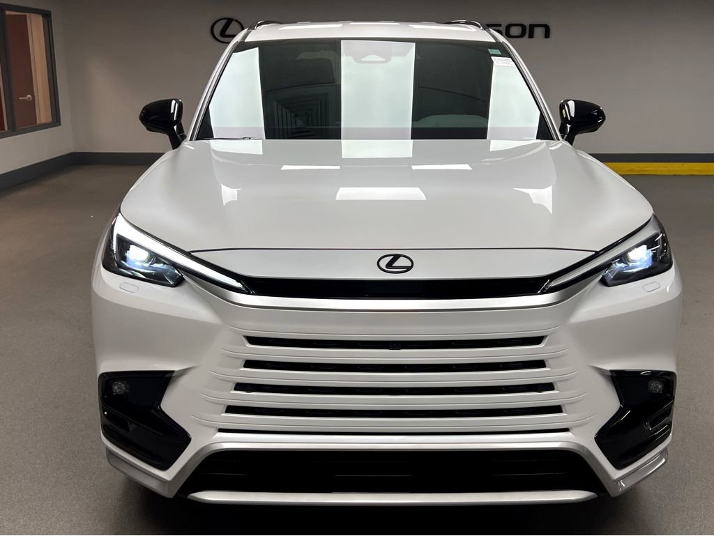 New 2026 Lexus TX 500h AWD image 2
