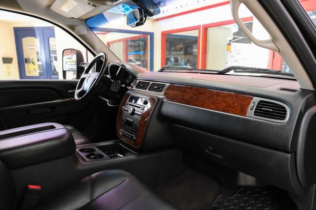 Used 2011 Chevrolet Silverado 2500 LTZ w/ LTZ Plus Package AWD/4WD image 14