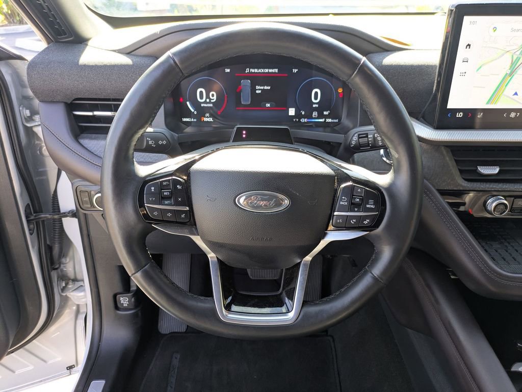Used 2025 Ford Explorer Platinum w/ LUX Leather Package image 18
