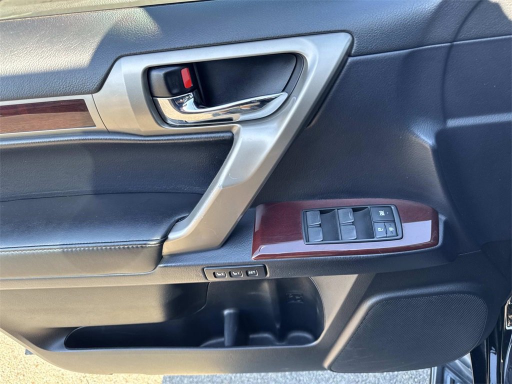Used 2019 Lexus GX 460 image 16