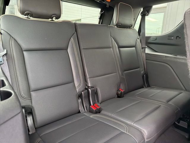 Used 2024 GMC Yukon SLT AWD/4WD image 18