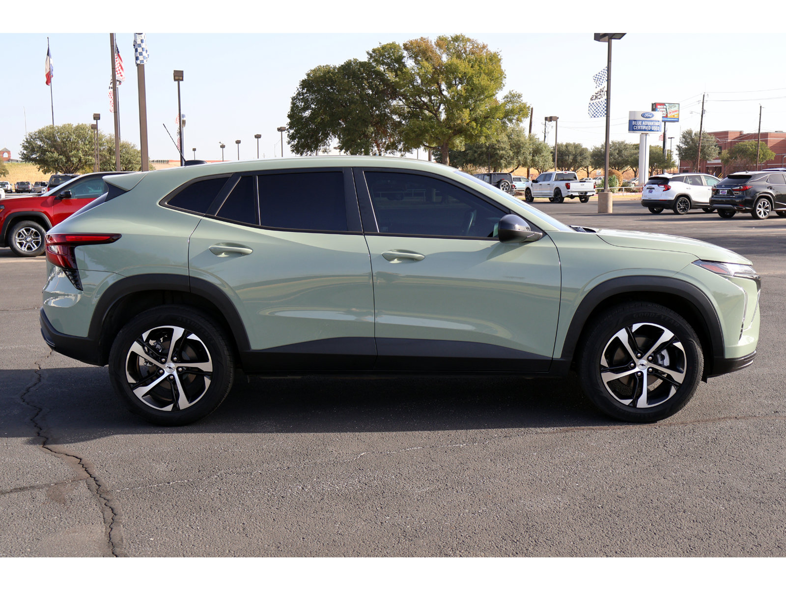 Used 2024 Chevrolet Trax RS FWD image 9