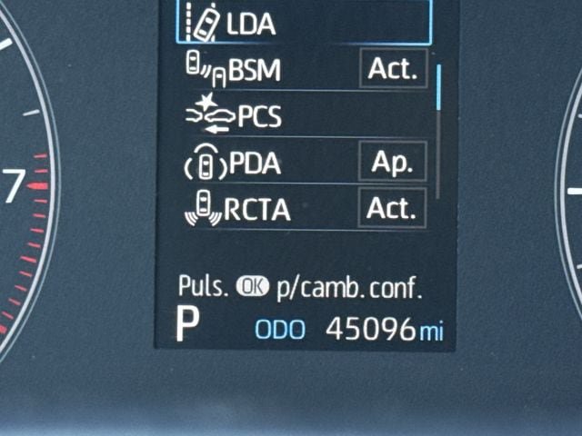 Used 2023 Toyota Corolla Cross LE FWD image 16