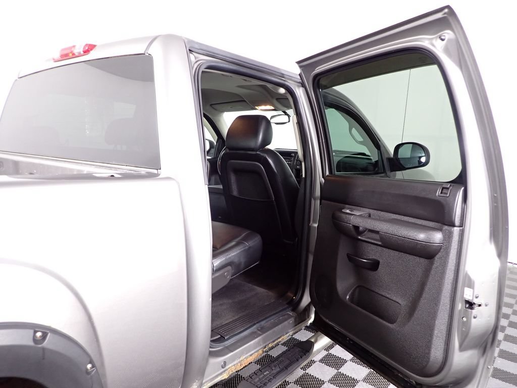 Used 2009 GMC Sierra 1500 SLE w/ Power Pack Plus AWD/4WD image 28