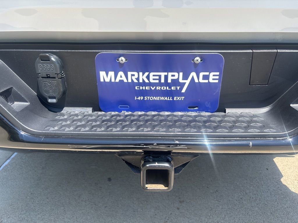 Used 2024 Chevrolet Colorado Trail Boss AWD/4WD image 12