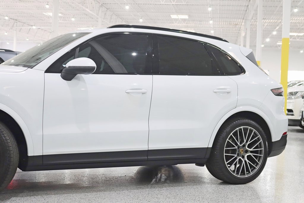 Used 2022 Porsche Cayenne Platinum Edition image 3