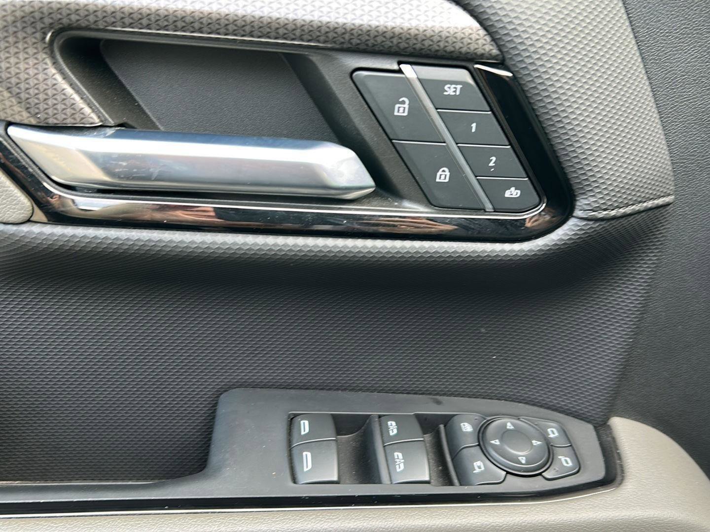 Used 2023 Chevrolet Silverado 1500 ZR2 image 11