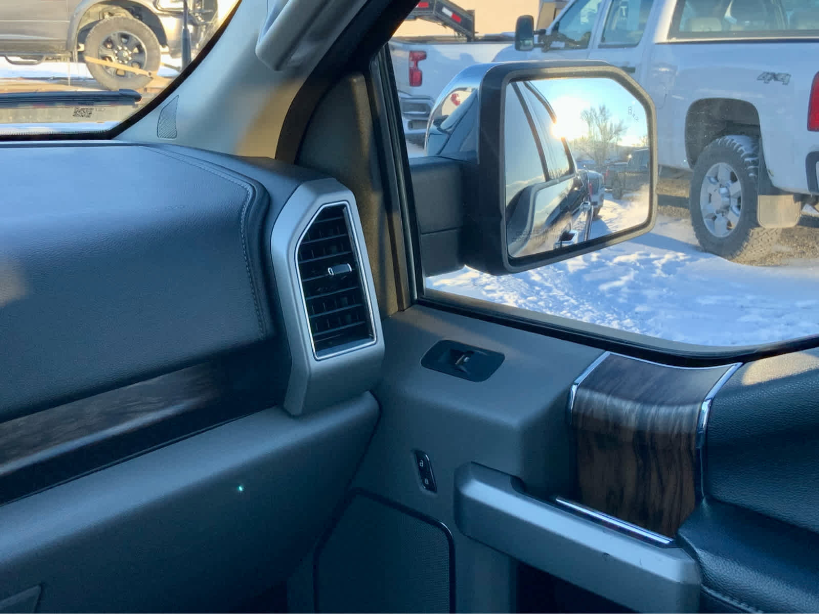 Used 2019 Ford F150 Lariat w/ Equipment Group 502A Luxury image 35