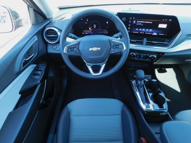 New 2025 Chevrolet Trax LT w/ Sunroof Package image 14