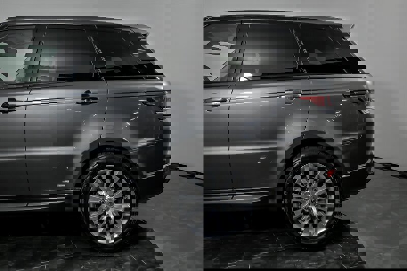 Used 2014 Land Rover Range Rover Sport HSE image 7