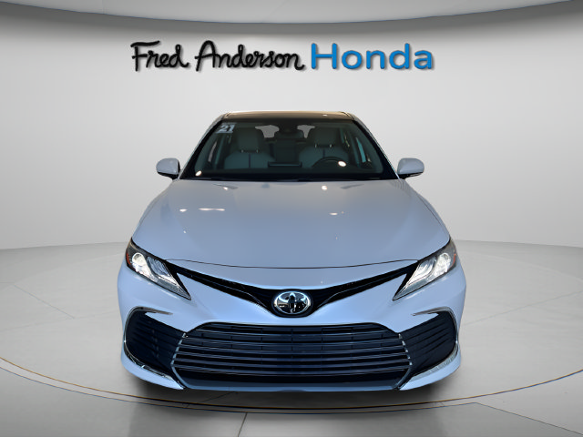Used 2021 Toyota Camry XLE FWD image 2