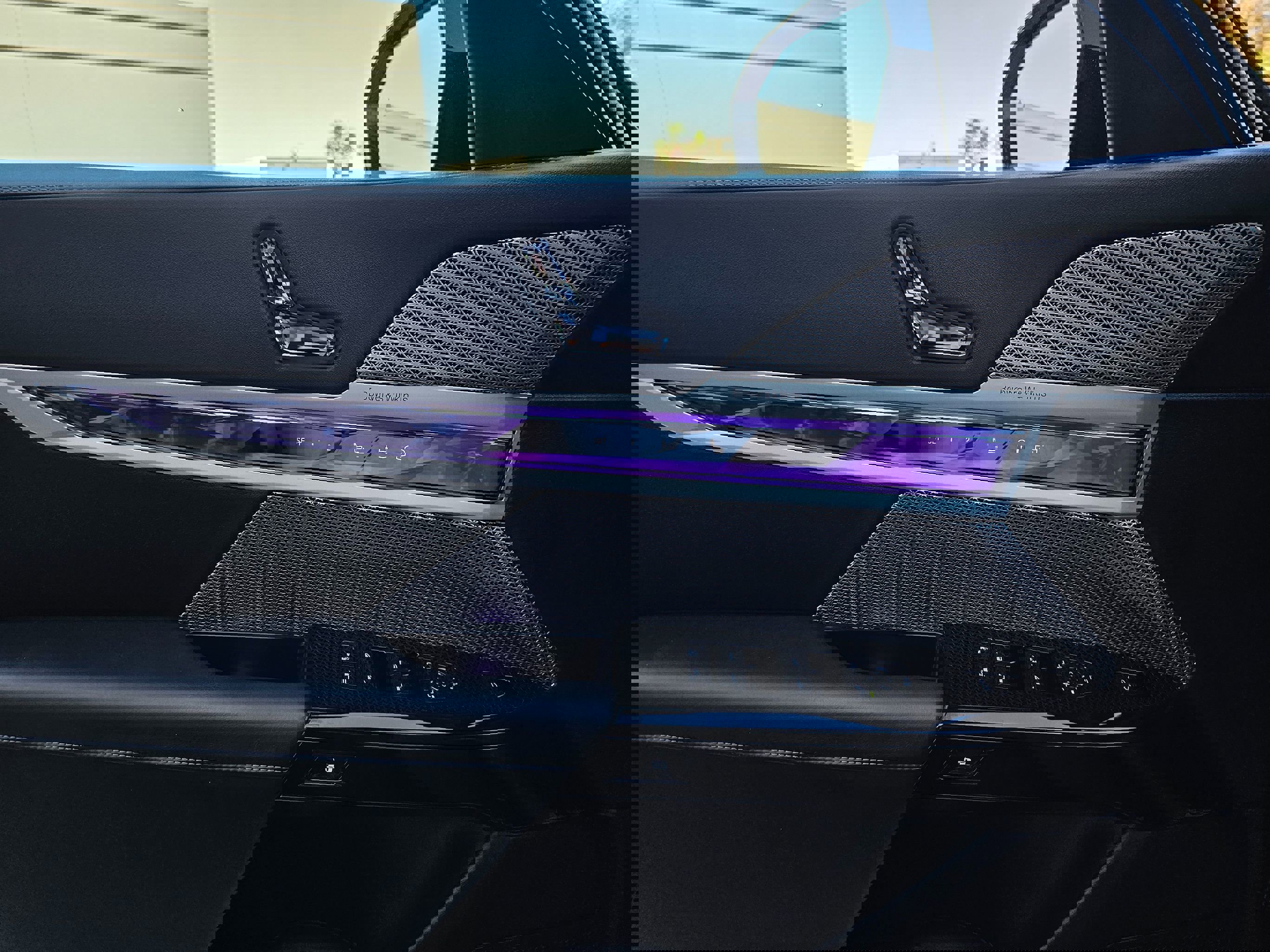 Used 2025 BMW 740i image 42