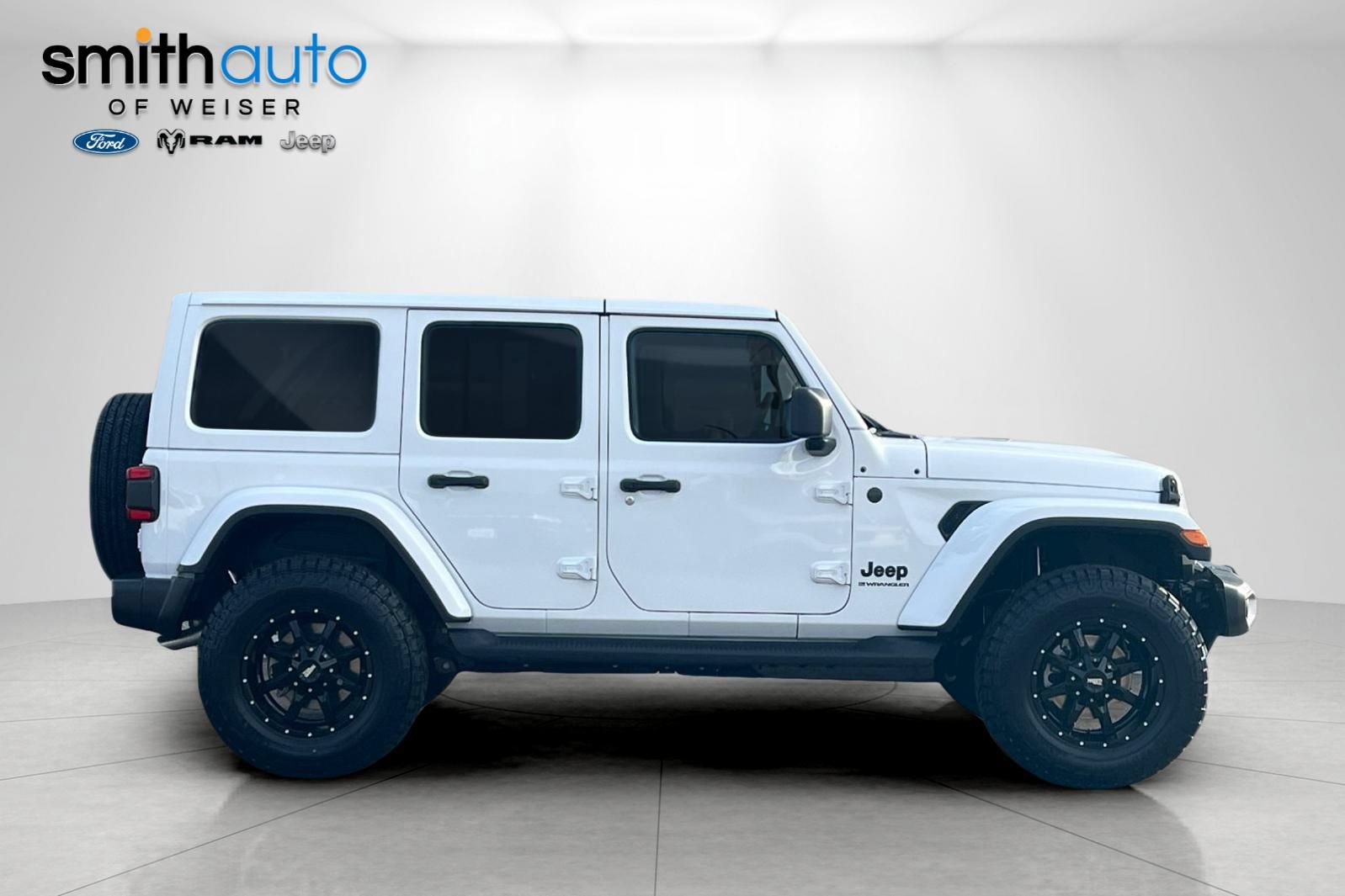 New 2026 Jeep Wrangler Unlimited Sahara AWD/4WD image 4